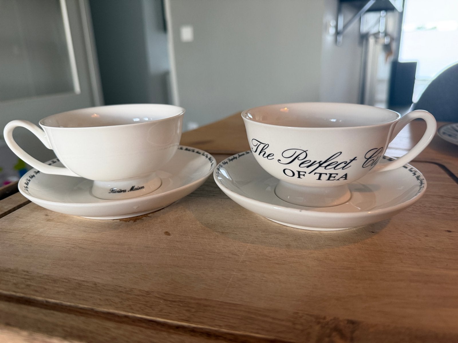 Rivièra Maison The Perfect Cup of Tea kop en schotel (2x), Gebruikt, Overige merken, Keramiek, Ophalen of Verzenden