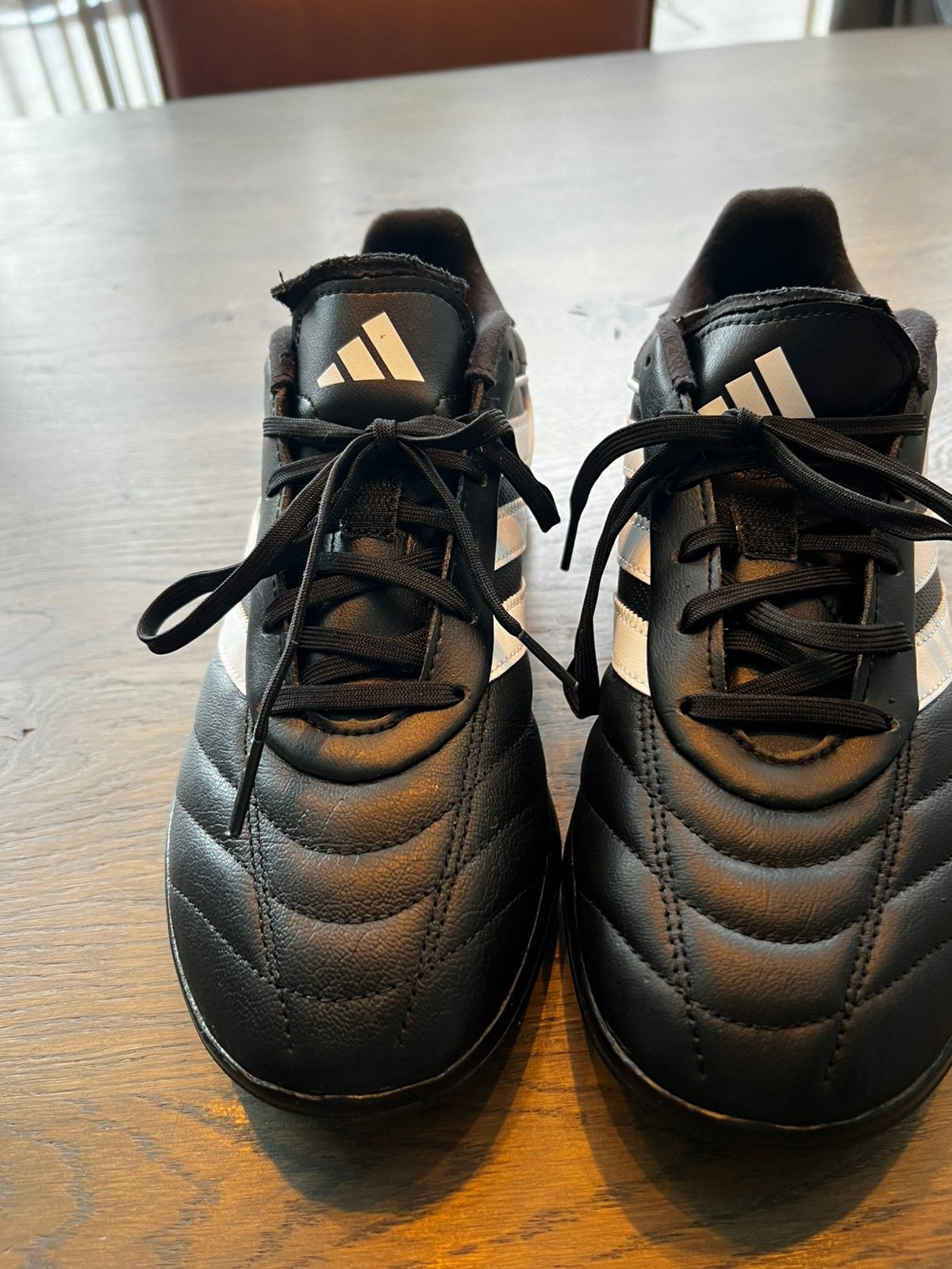 Adidas Gloro kunstgras schoenen, Schoenen, Nieuw, Maat M, Ophalen of Verzenden