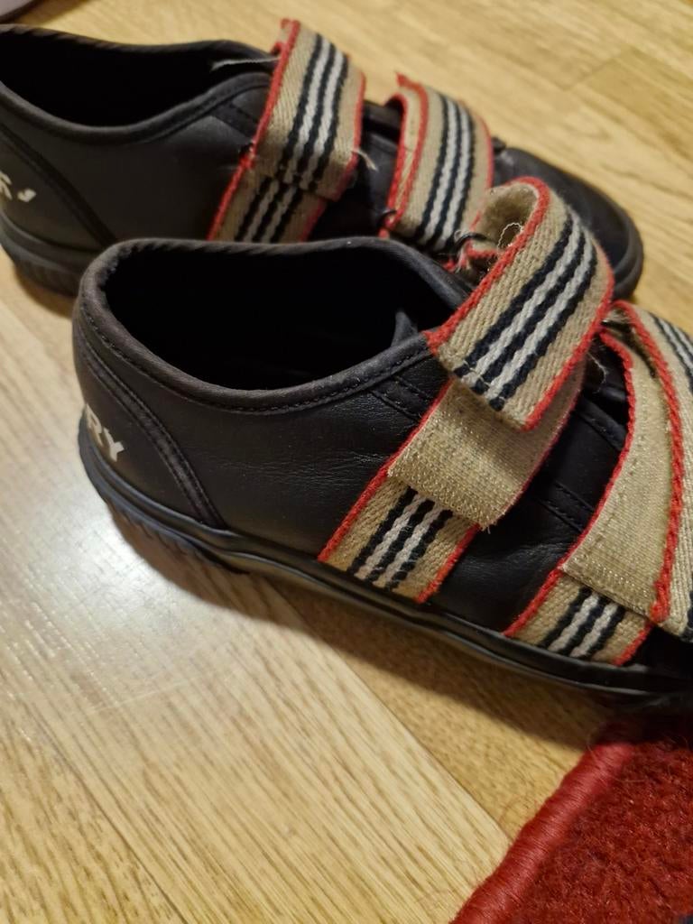 kinderschoene maat 34 Burberry, Kinderen en Baby's, Ophalen of Verzenden, Zo goed als nieuw, Schoentjes