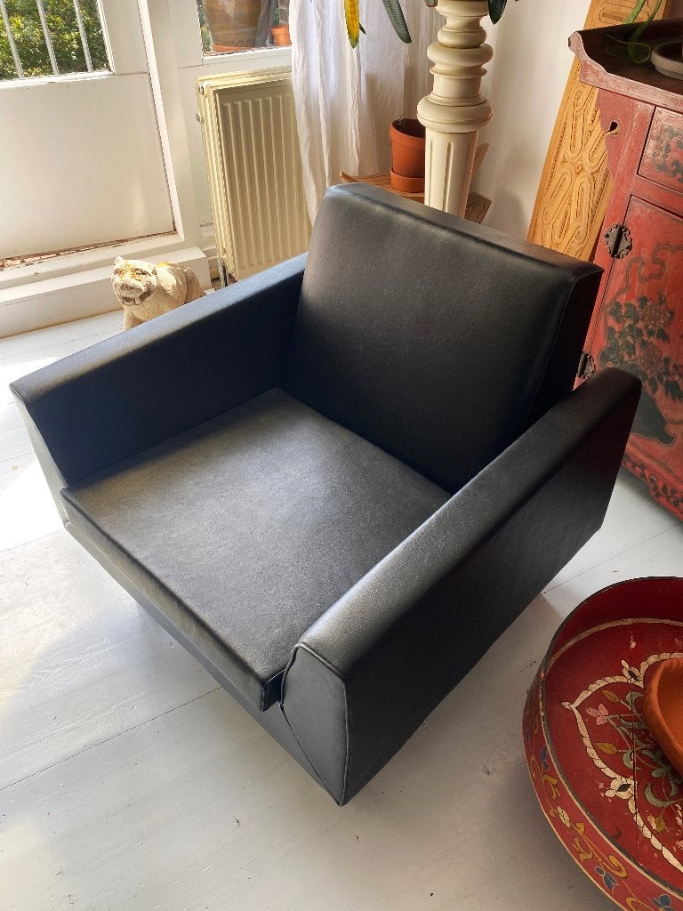 2 x F410 fauteuil Theo Ruth voor Artifort (zeldzaam), Huis en Inrichting, Fauteuils, Zo goed als nieuw, Kunststof, Metaal, 75 tot 100 cm