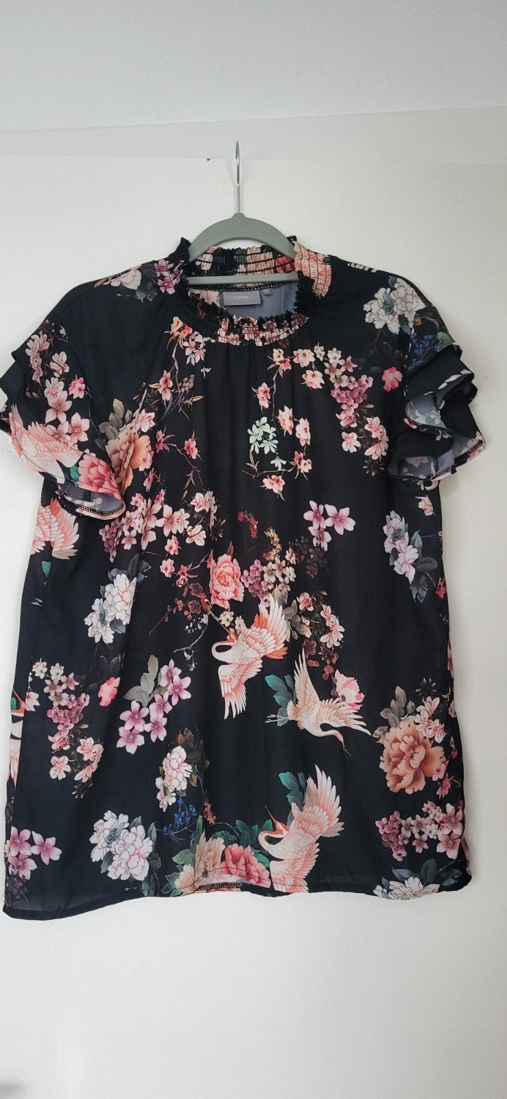 B.Young bloes met bloemenprint en kraanvogels, maat M, Maat 38/40 (M), Zwart, B.young, Ophalen of Verzenden