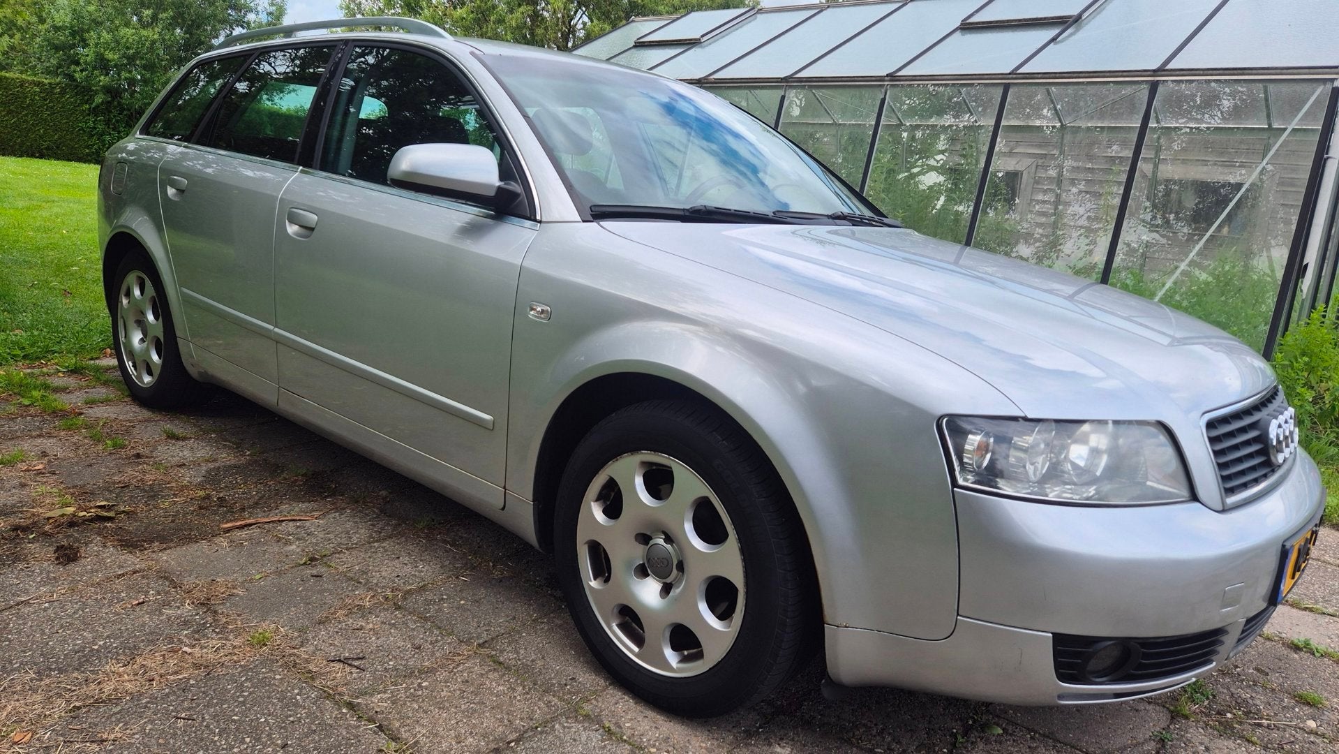 Audi A4 Avant 2.0 6000 EURO REKENINGEN NIEUWE APK AIRCO, Voorwielaandrijving, Dealer onderhouden, Gebruikt, 1340 kg
