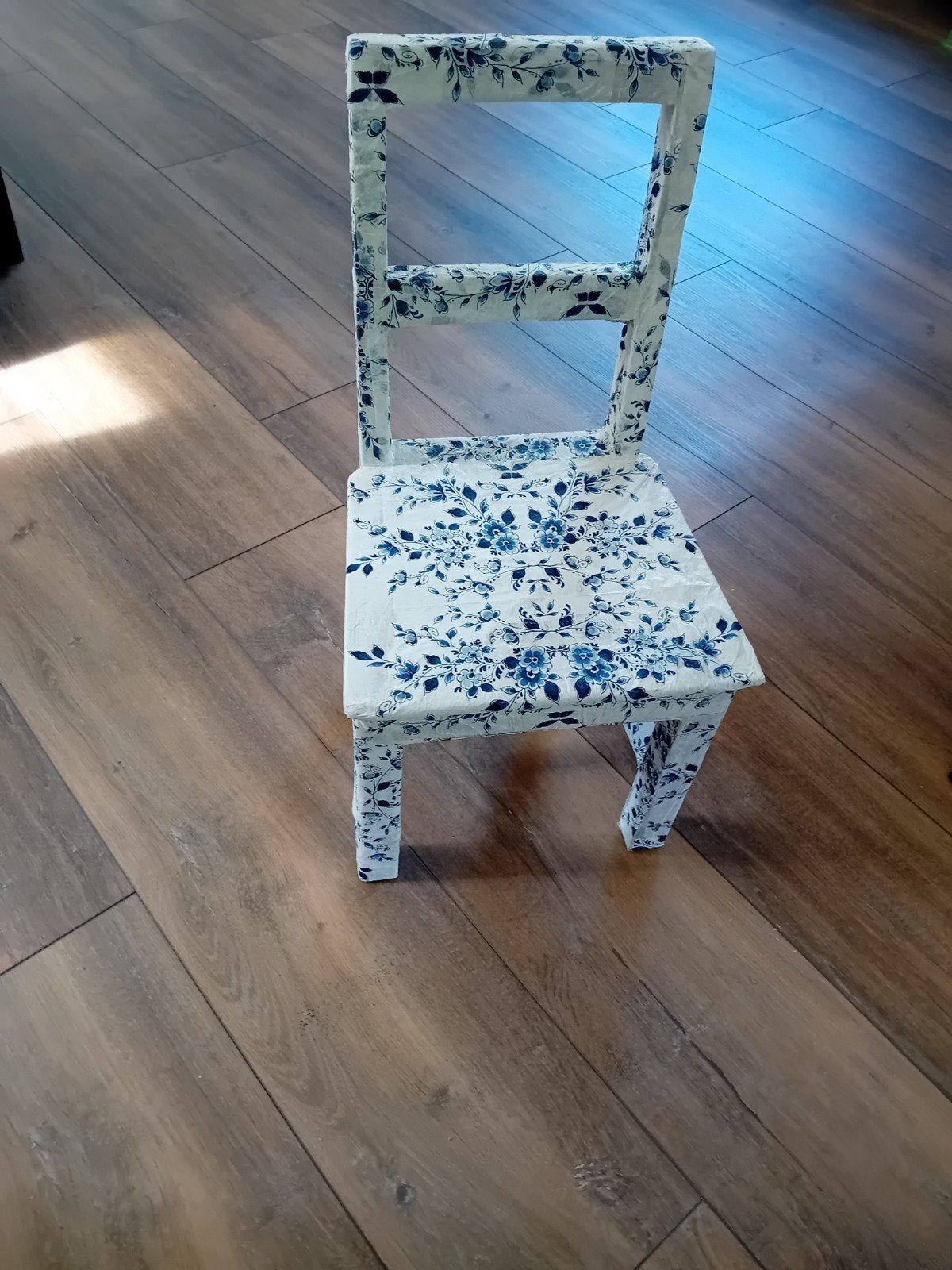 meubeltjes/stoelen beplakt met servetjes delfs blauw, Gebruikt, Hout, Ophalen of Verzenden, Eén