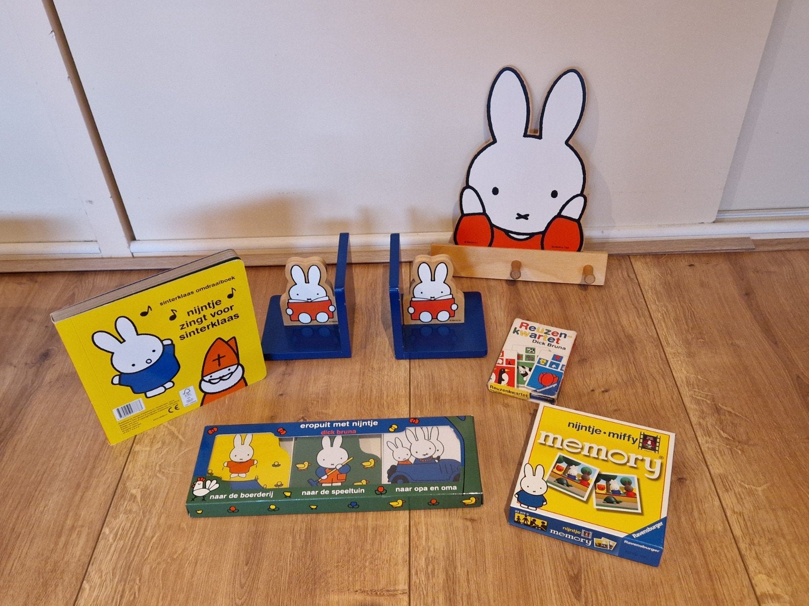 Nijntje speelgoedpakket: boeken, puzzel, memory en meer, Ophalen of Verzenden, Zo goed als nieuw, Puzzelen