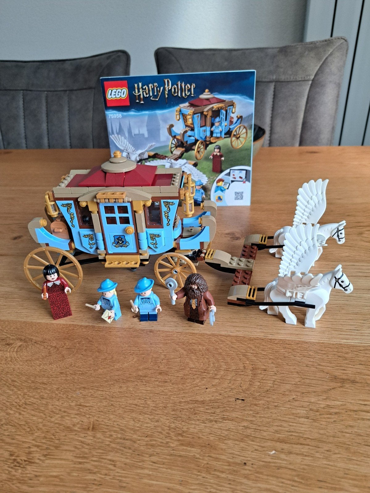 LEGO Harry Potter Beauxbatons Koets: Aankomst bij Zweinstein, Ophalen of Verzenden, Zo goed als nieuw, Overige merken