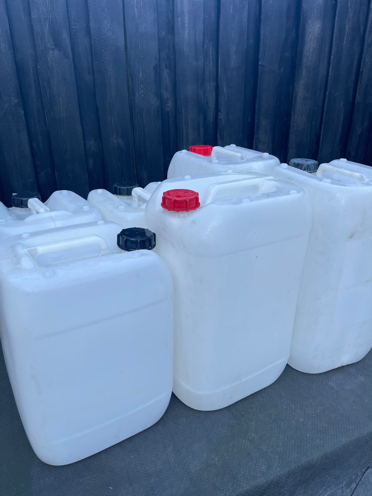 Jerrycans 25 L en 20 L en 10 L, Minder dan 75 liter, Ophalen, Zo goed als nieuw