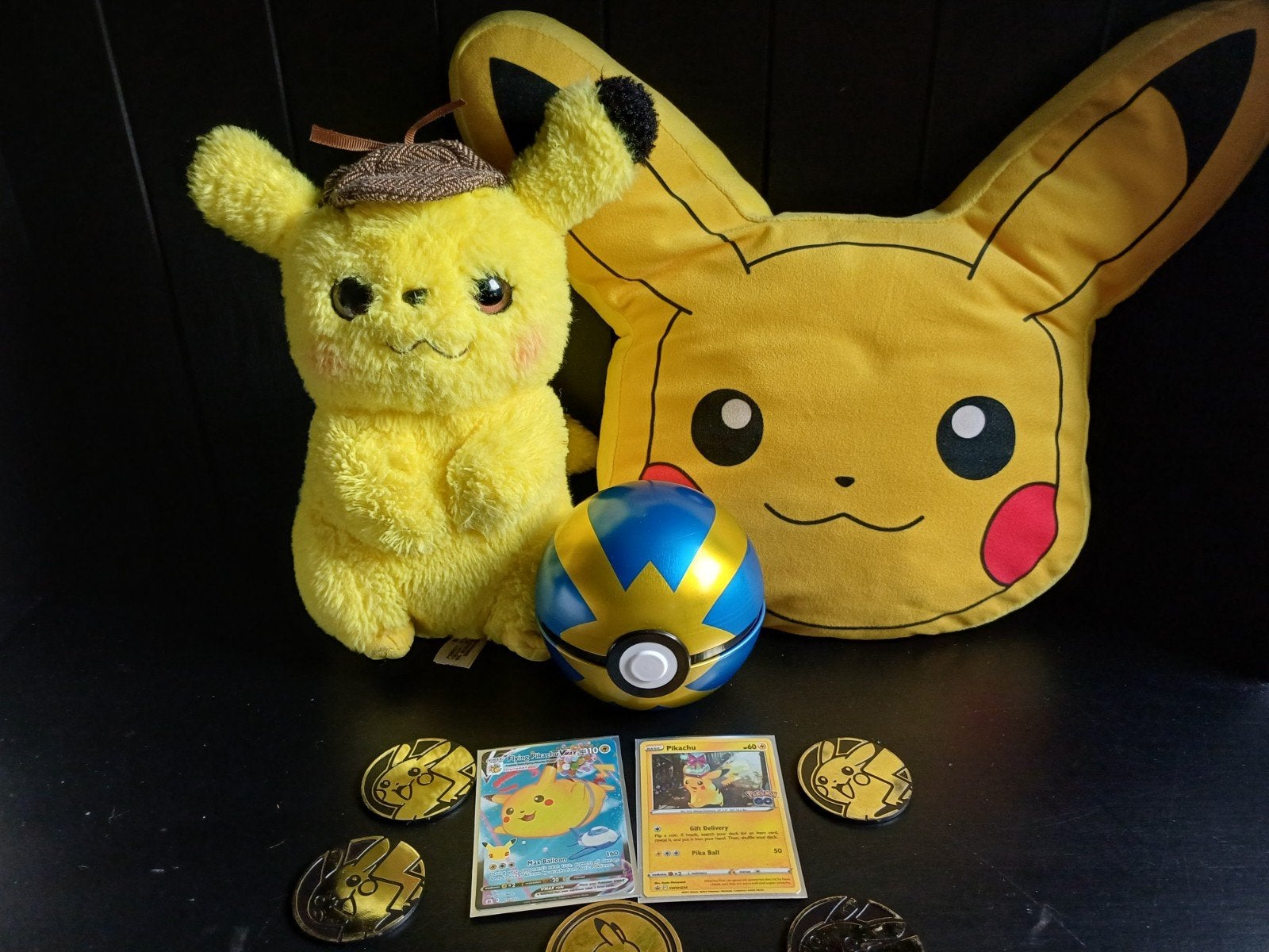 Pokémon Pikachu set: knuffels, kaarten en meer!, Hobby en Vrije tijd, Ophalen of Verzenden, Zo goed als nieuw, Overige typen