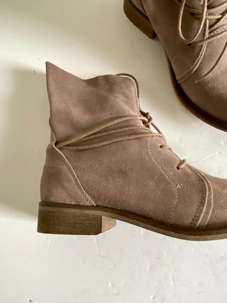 J484 maat 39 leren boots lage laarsjes laarzen leer beige, Beige, Ophalen of Verzenden, Zo goed als nieuw, La Rosetta
