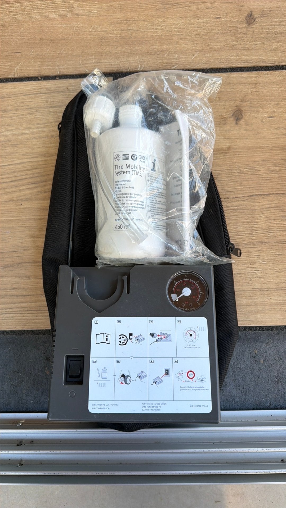 Bandenreparatieset met 12V Luchtcompressor en Bandenschuim, Ophalen of Verzenden, Nieuw