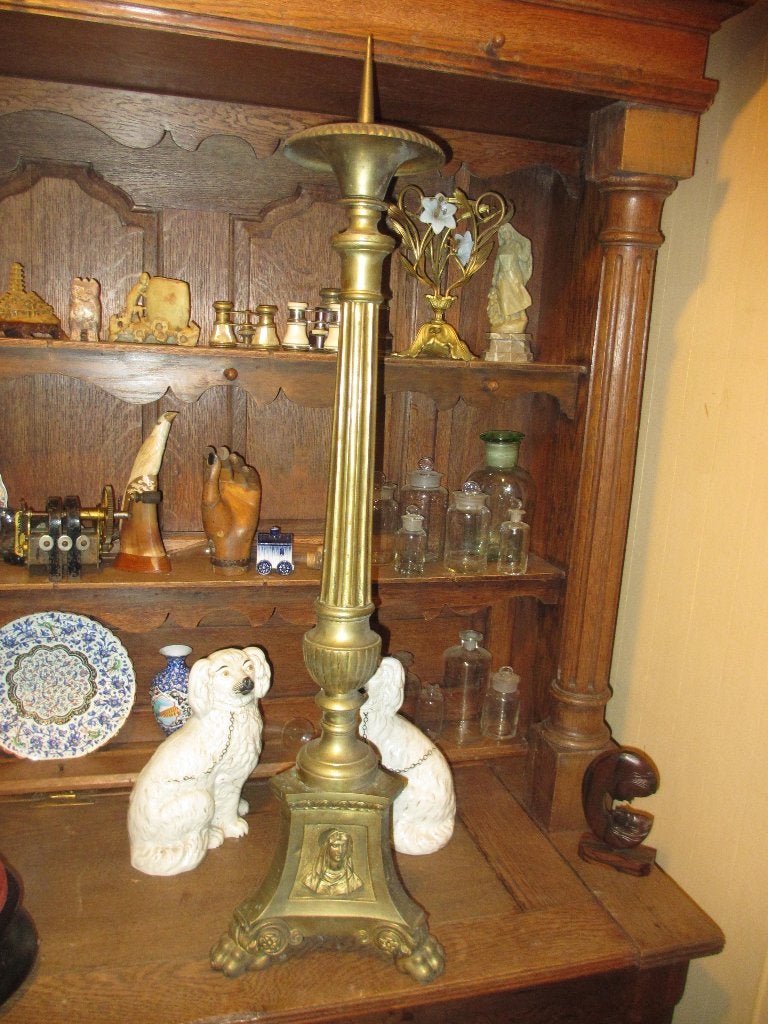 Grote koperen kerkkandelaar 89cm met heiligen , leeuwenpoten, Ophalen of Verzenden, Koper of Brons