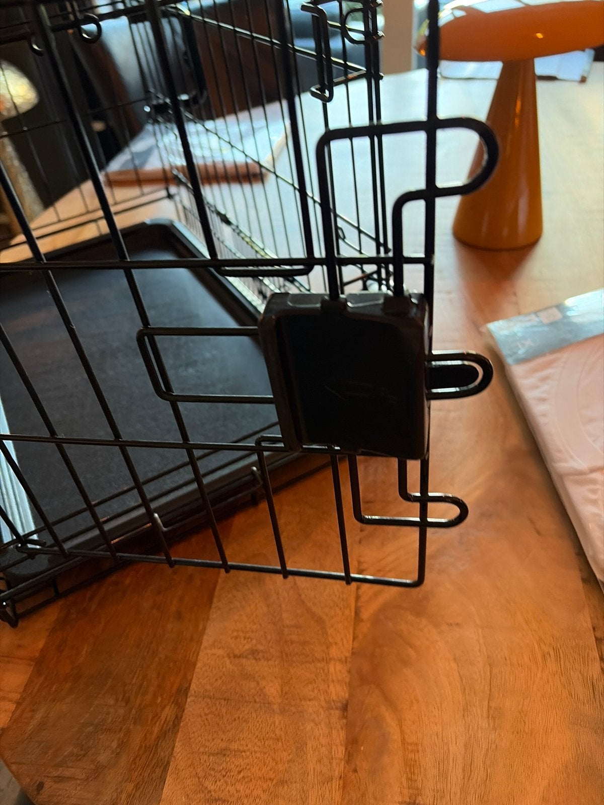 Bench voor kleine hond zwart, Dieren en Toebehoren, Ophalen, Zo goed als nieuw