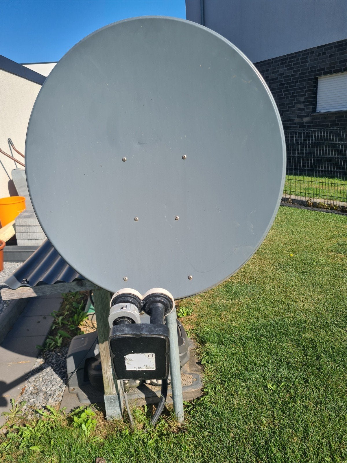 Schotelantenne met LNB voor satellietontvangst, Ophalen, Gebruikt, (Schotel)antenne, Overige merken