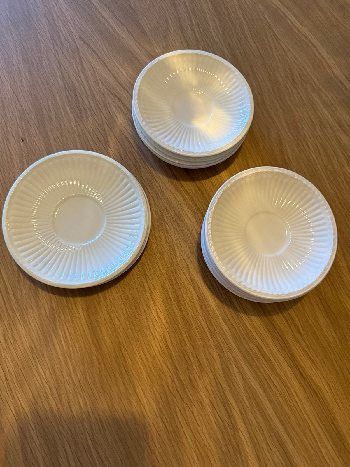 Wedgwood Edme schoteltjes 17 stuks, Huis en Inrichting, Keuken | Servies, Ophalen of Verzenden, Zo goed als nieuw, Wedgwood, Kop(pen) en/of Schotel(s)