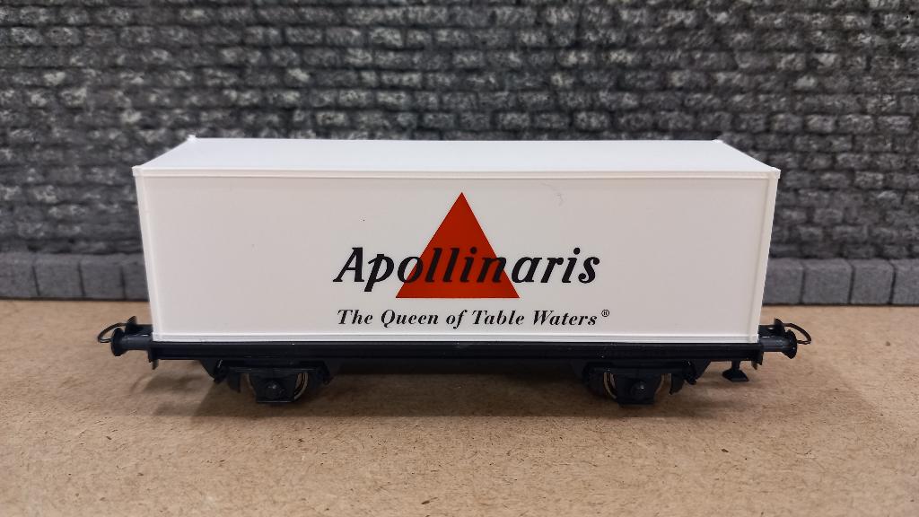 Roco H0 containerwagen 'Apollinaris', Hobby en Vrije tijd, Modeltreinen | H0, Gelijkstroom, Wagon, Ophalen of Verzenden, Zo goed als nieuw