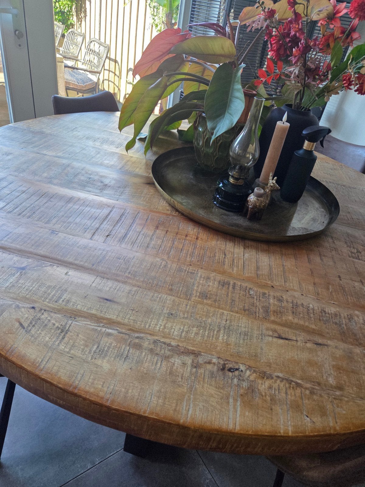 Ronde eettafel mangohout met metalen onderstel, 100 tot 150 cm, Rond, Zo goed als nieuw, Vijf personen of meer