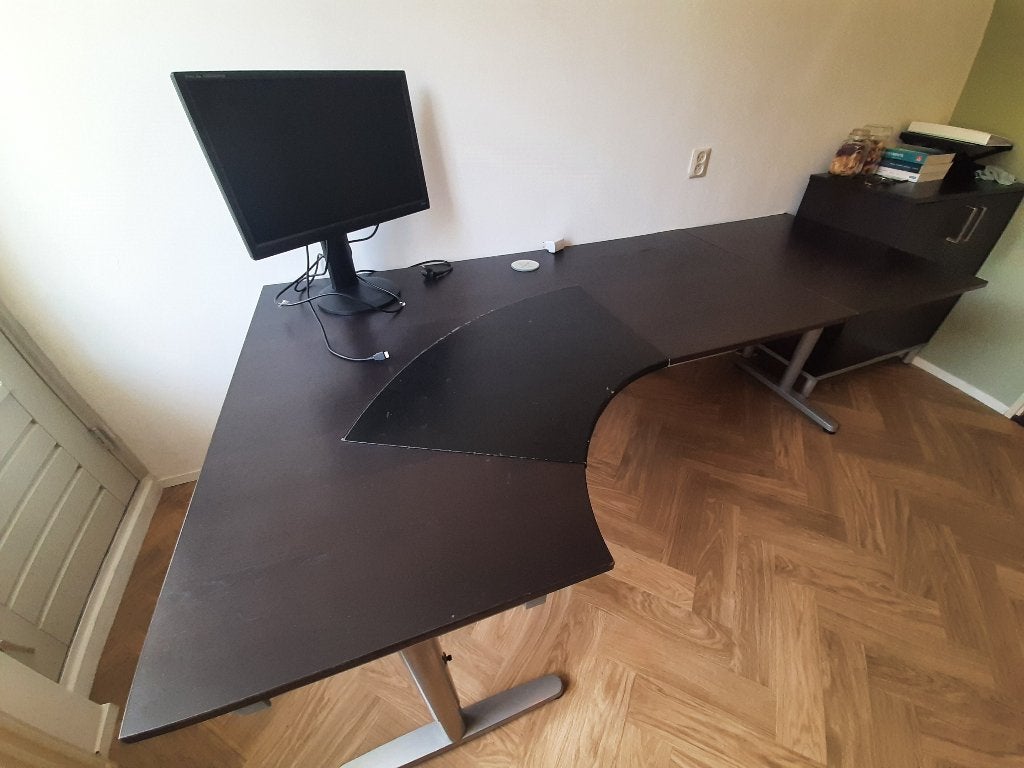 IKEA GALANT ruim hoek bureau, Koopje !, Ophalen, In hoogte verstelbaar, Hout, Hoekbureau