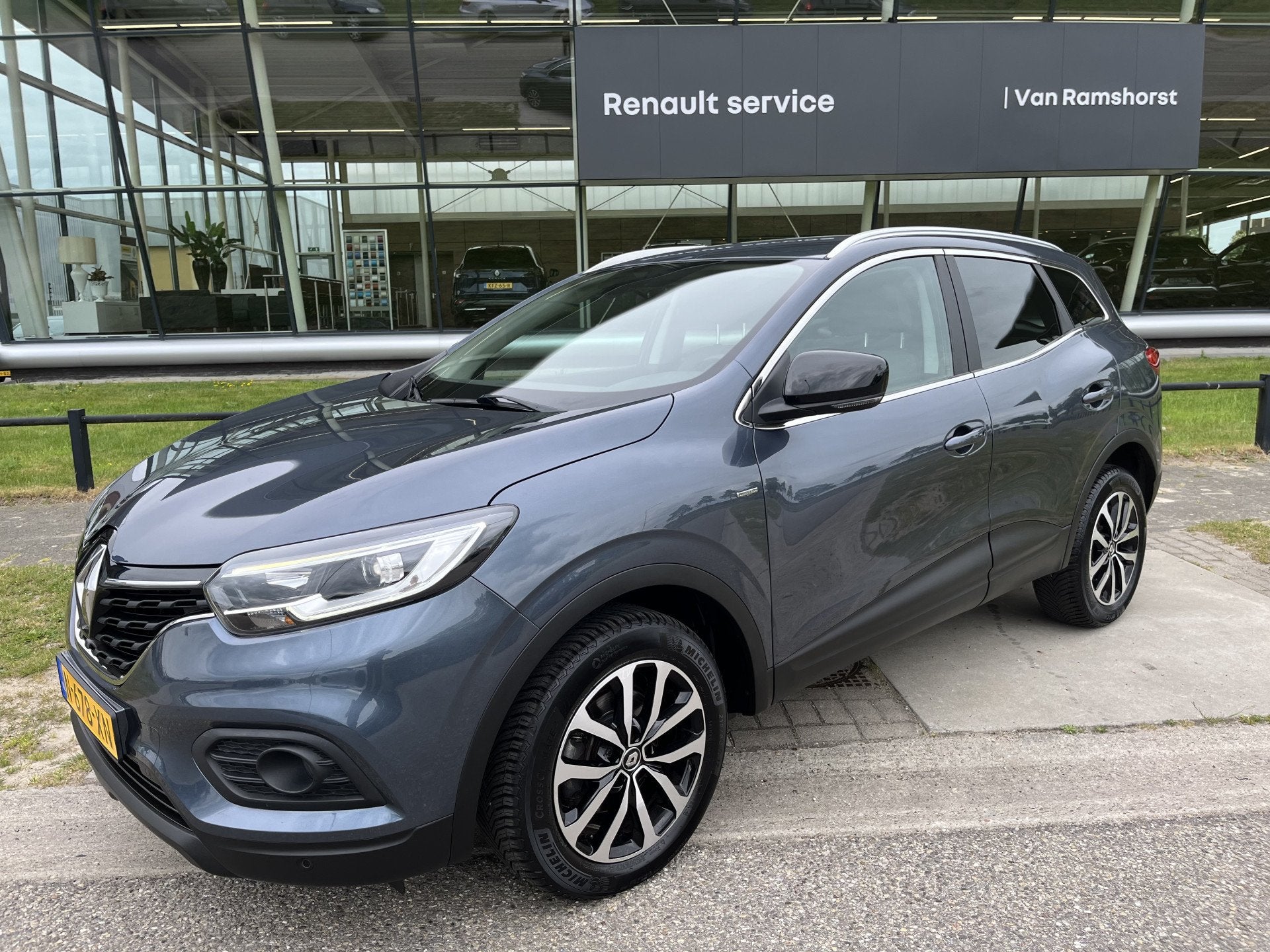 Renault Kadjar 1.3 TCe 140PK Limited / Automaat / Keyless /, Auto's, Stof, Gebruikt, 4 cilinders, 1333 cc