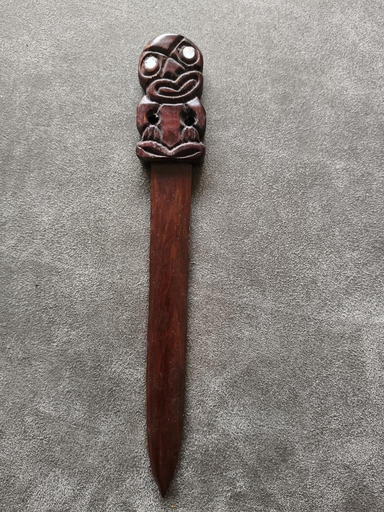 Vintage Maori briefopener uit Rotorua, Nieuw-Zeeland, Antiek en Kunst, Ophalen of Verzenden