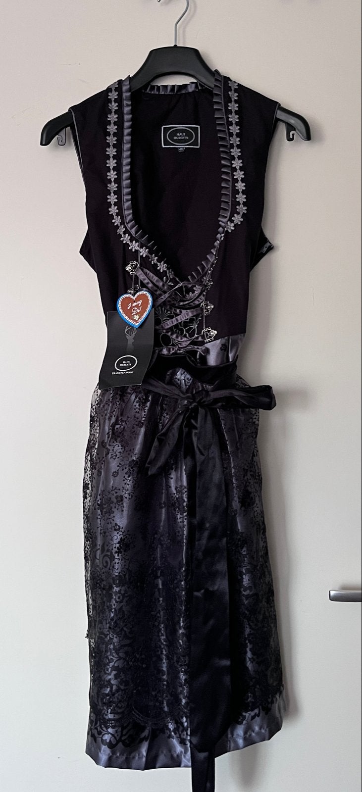 Nieuwe Dirndl jurk luxe zwart zilver - Haus Huberts maat 48, Kleding | Dames, Zwart, Maat 46/48 (XL) of groter, Nieuw, Ophalen of Verzenden