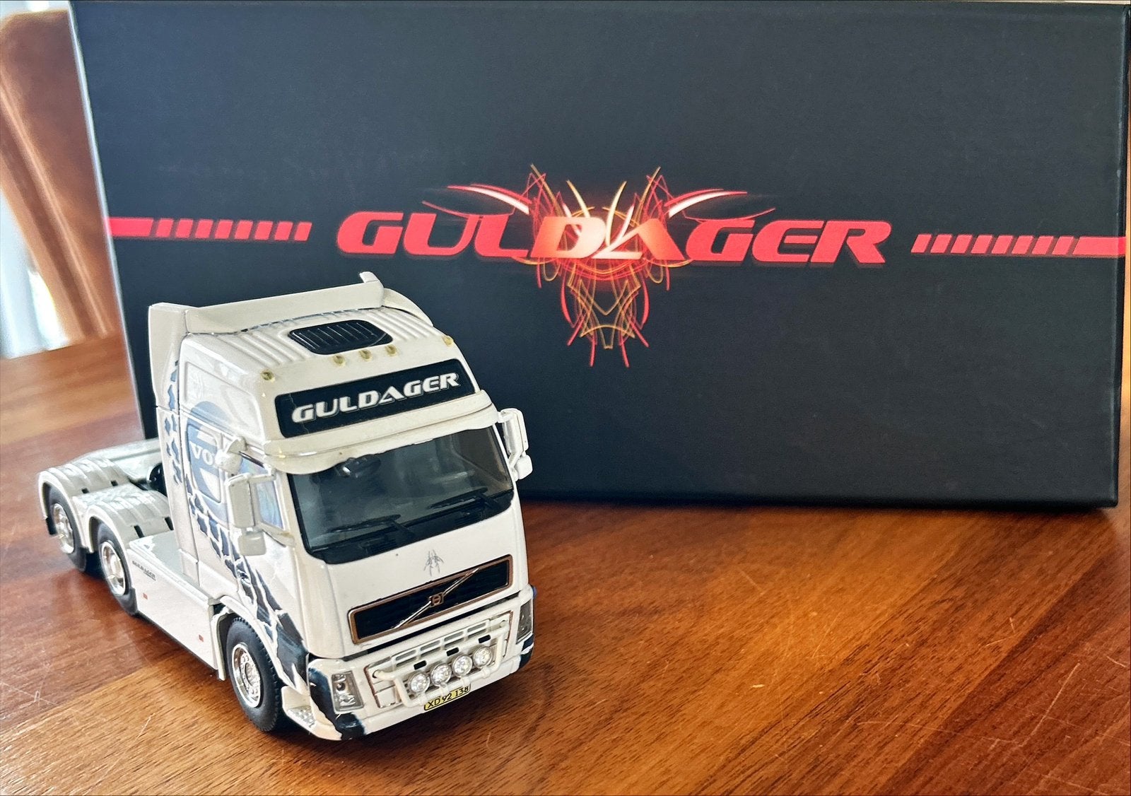 Mooie volvo miniatuur van guldager, Hobby en Vrije tijd, Modelauto's | 1:50, Ophalen, Zo goed als nieuw, Bus of Vrachtwagen, Wsi