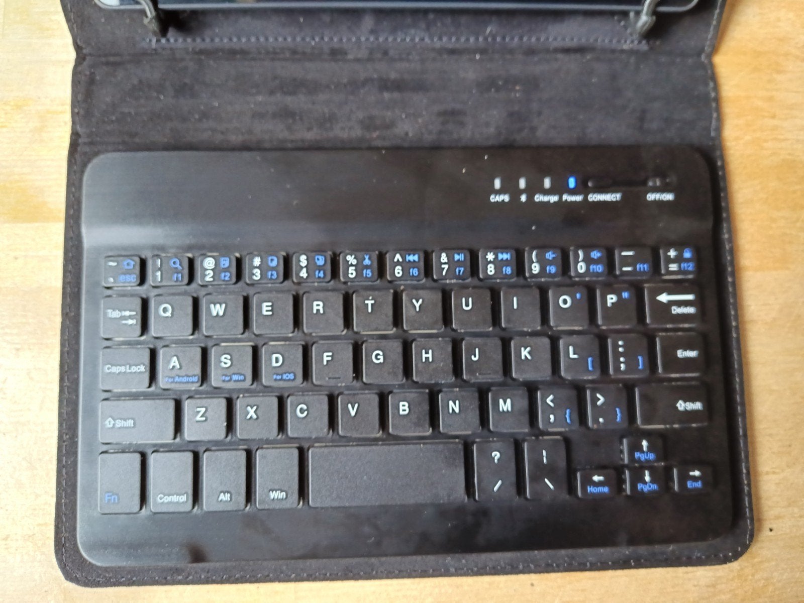 Alcatel 8063 Tablet met Hoes en Toetsenbord, Computers en Software, Alcatel, Ophalen of Verzenden, Zo goed als nieuw, 7 inch of minder