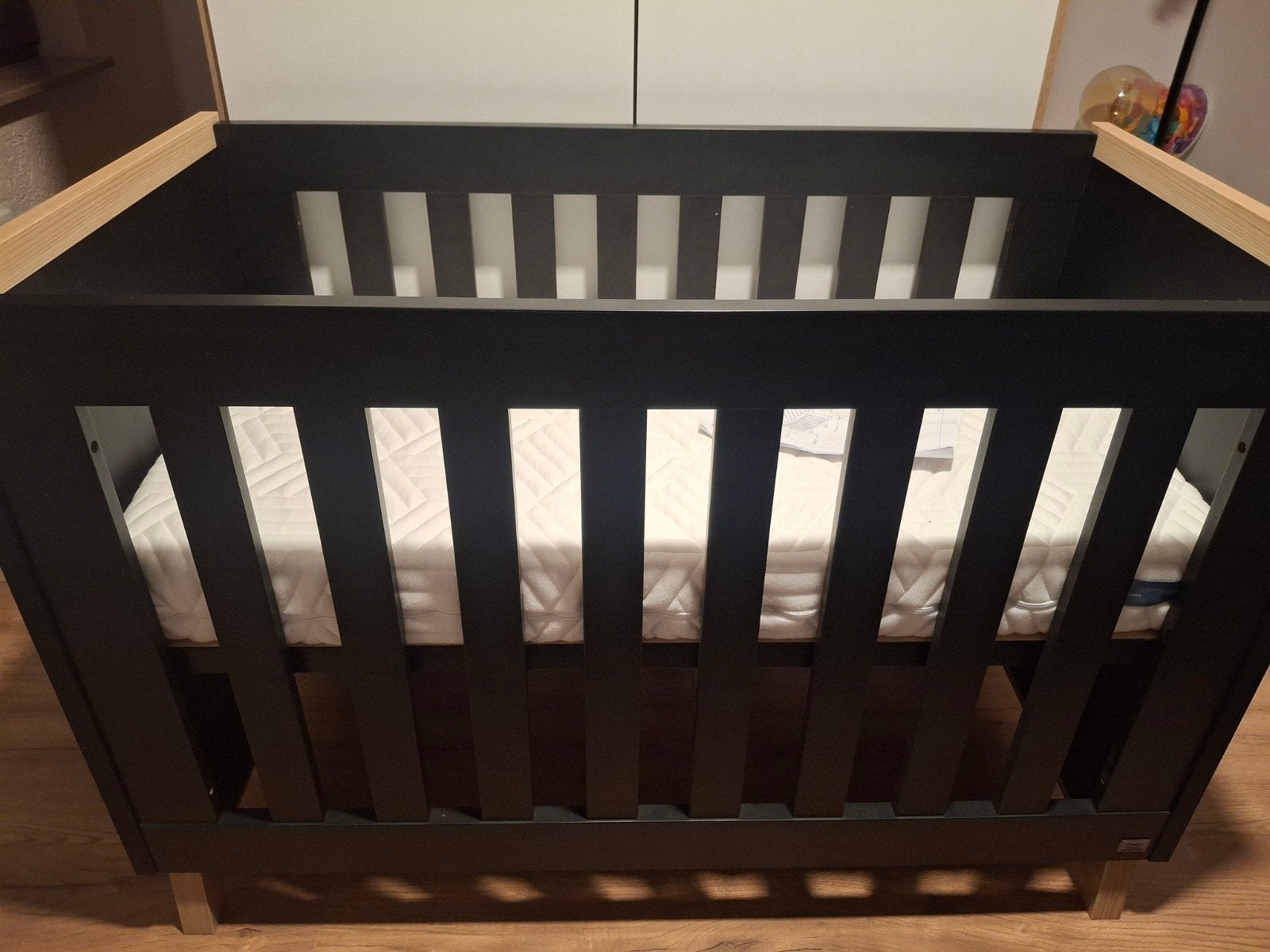 Babybedje met matras 60x120 - Zwart/Hout, TWF Bradford, Gebruikt, Minder dan 140 cm, Minder dan 70 cm, Ophalen