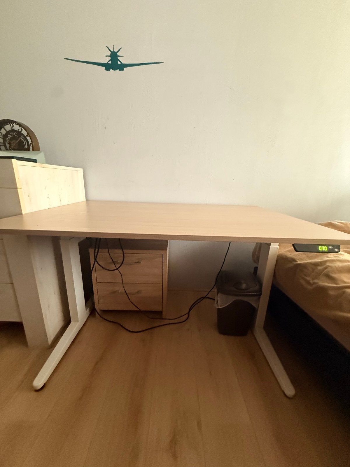 Elektrisch sta zit bureau van AHREND, Ophalen, Zit-sta bureau, Elektrisch, 120 cm