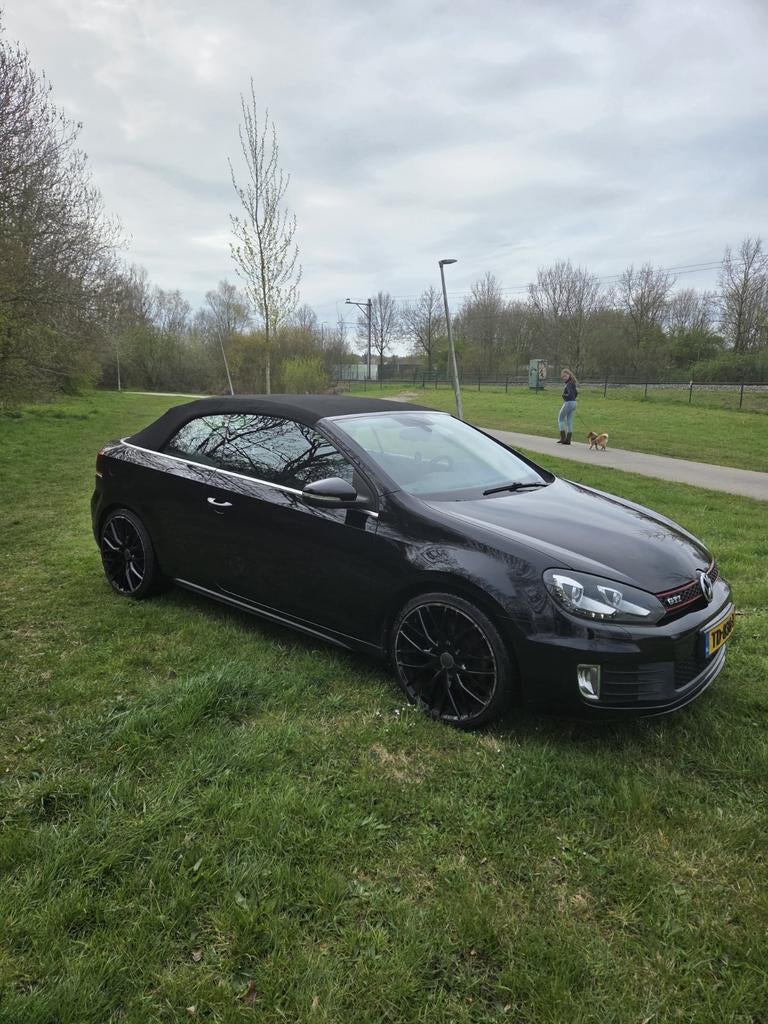 Volkswagen Golf GTI Cabrio 2.0 3D DSG 2013 Zwart, Auto's, Volkswagen, Zwart, 4 cilinders, 4 stoelen, Zwart