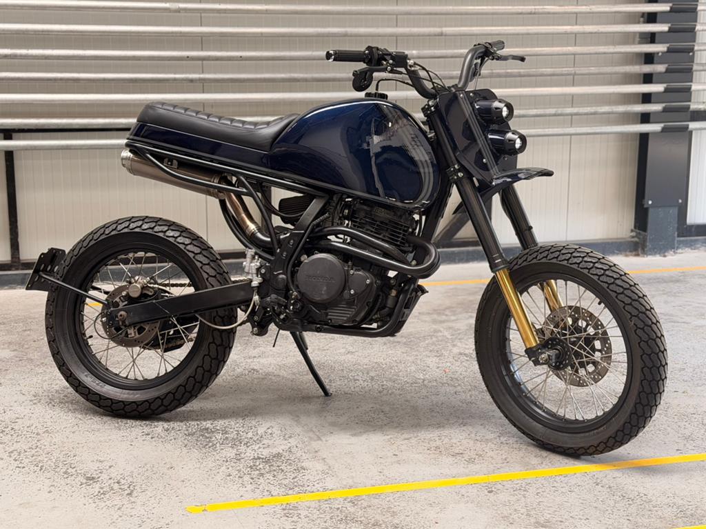 scrambler custom caferacer honda dominator, Motoren, Sportuitlaat, Nieuw, Bedrijf, Minimaal motorrijbewijs A2