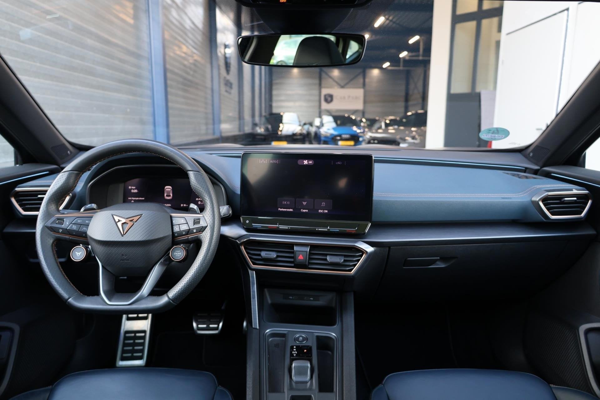CUPRA Formentor 2.0 TSI 4DRIVE 310+PK MATT/LED/VIRTUAL/SFEER, Auto's, Automaat, Dealer onderhouden, 4 cilinders, Blauw