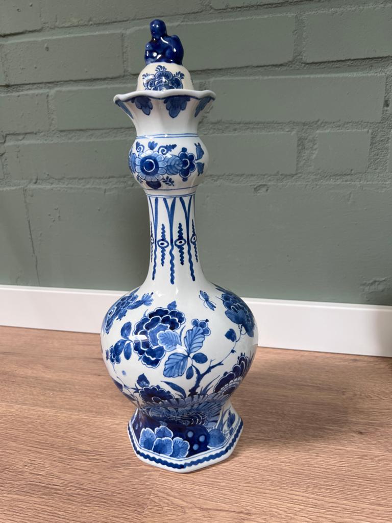 Delfts blauwe vaas met deksel - kleine schade, Antiek en Kunst, Antiek | Vazen, Ophalen