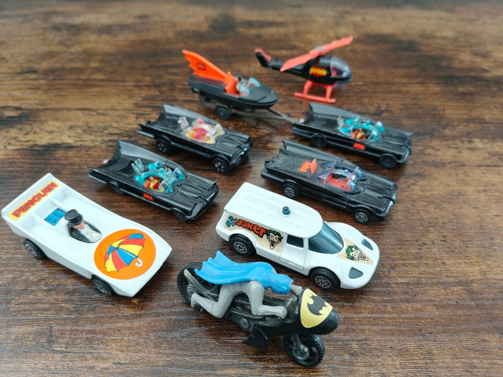 Corgi Junior batmobilen batbike Joker mobile playart etc., Hobby en Vrije tijd, Modelauto's | 1:43, Ophalen of Verzenden, Auto