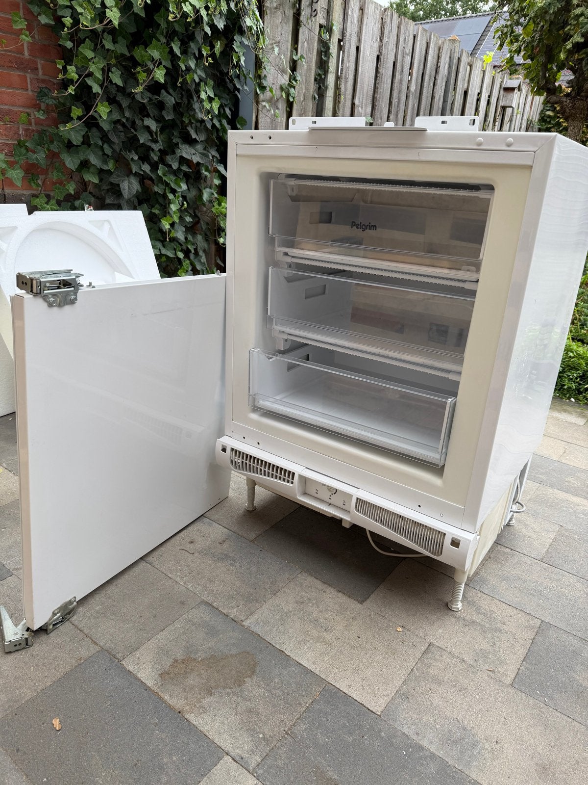 Pelgrim inbouw vriezer, Gebruikt, 100 tot 150 liter, Met aparte vriezer, 45 tot 60 cm