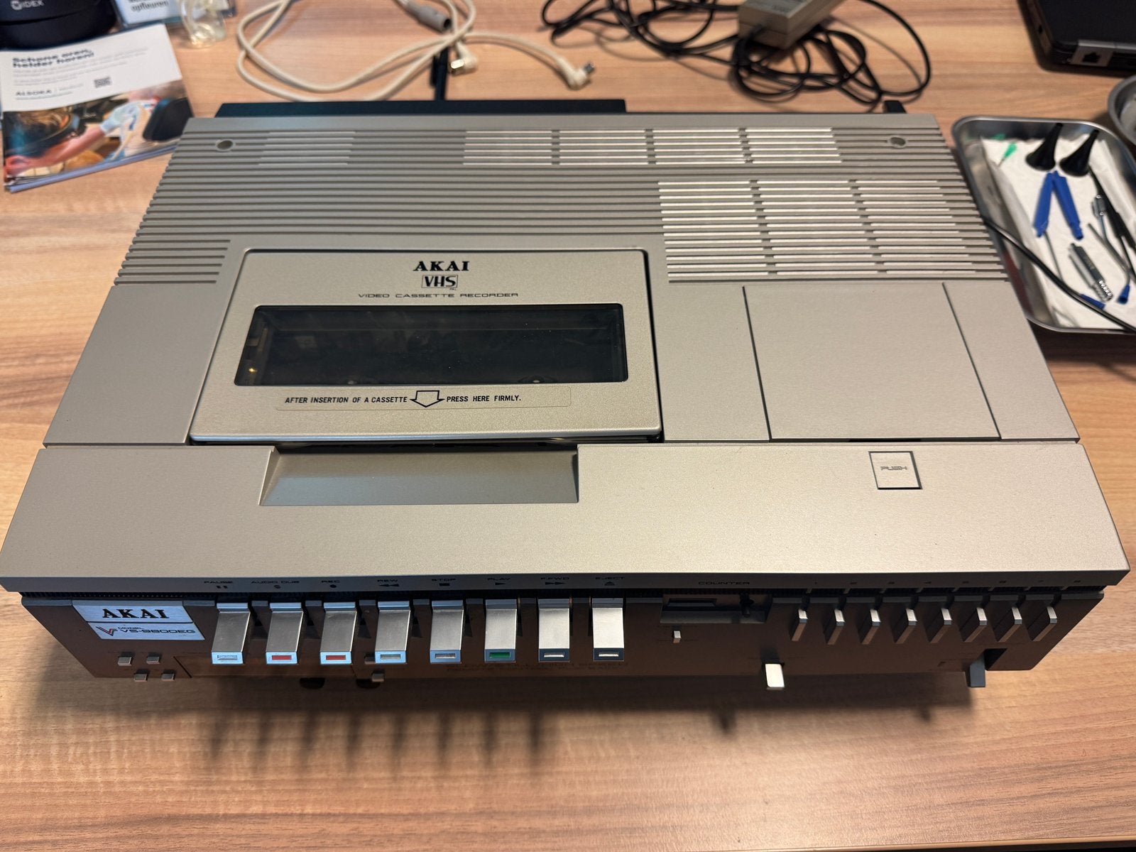 Beroemde AKAI VS 9800 EG VHS RECORDER ( oerdegelijk), Ophalen of Verzenden, Zo goed als nieuw