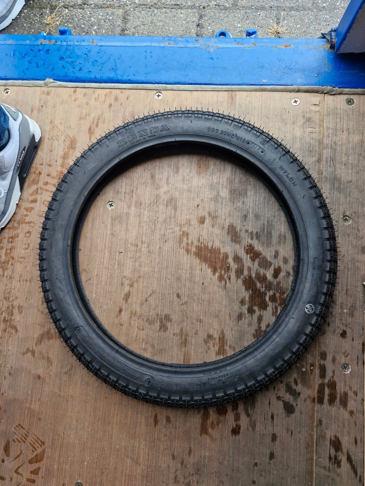 Banden brommer scooter nieuw 15 euro pstuk opruiming, Fietsen en Brommers, Verzenden, Nieuw, Overige typen