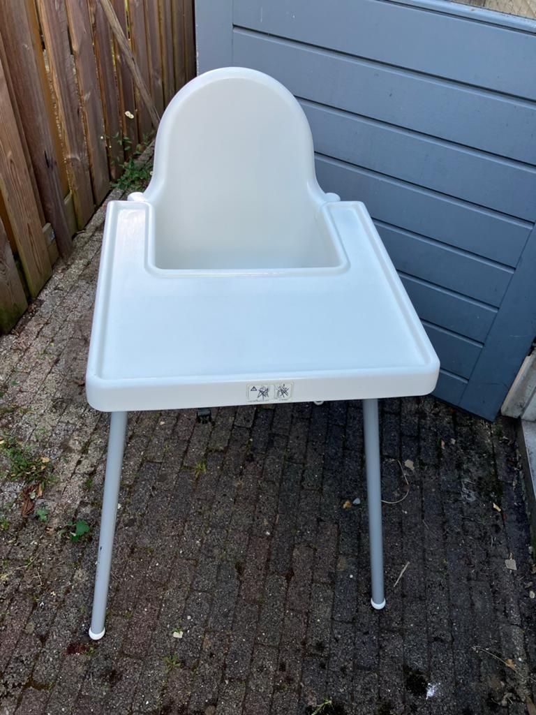 IKEA Antilop kinderstoel met blad - Wit, Ophalen of Verzenden, Gebruikt