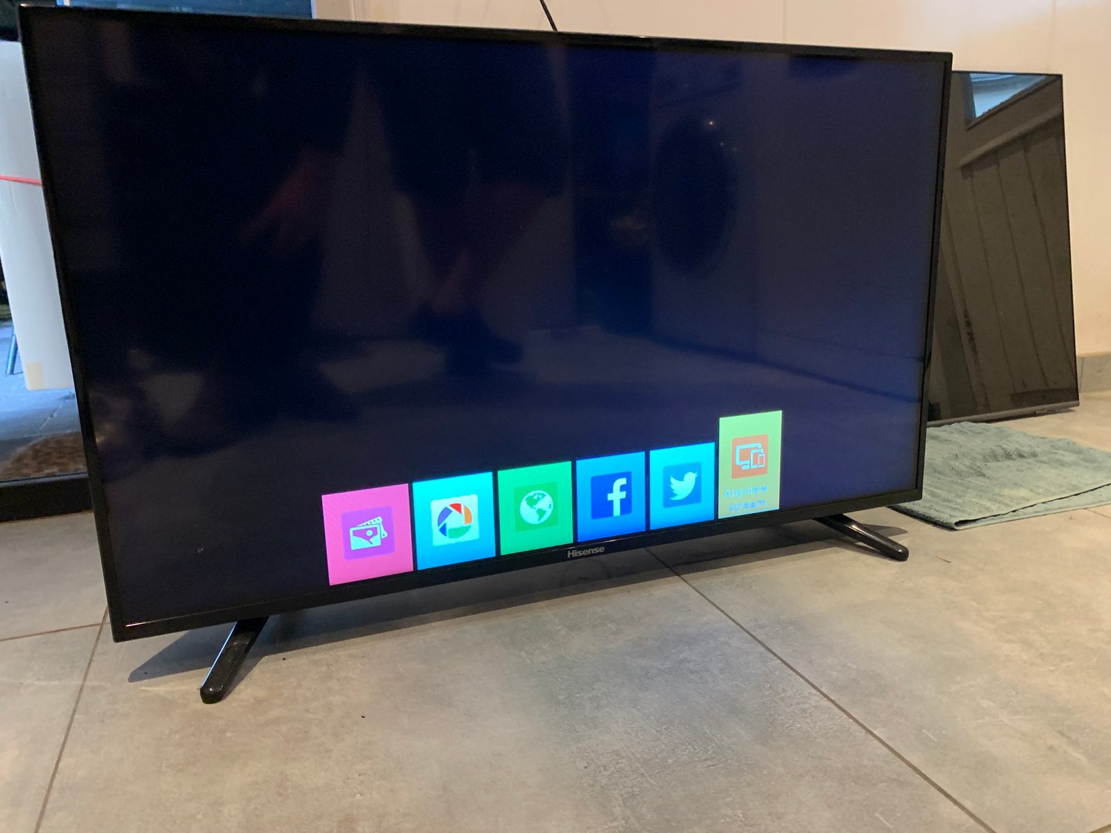Hisense 40 inch LED TV HDMI, Ophalen, Info@hisense.eu, Boslaan 1, Zo goed als nieuw