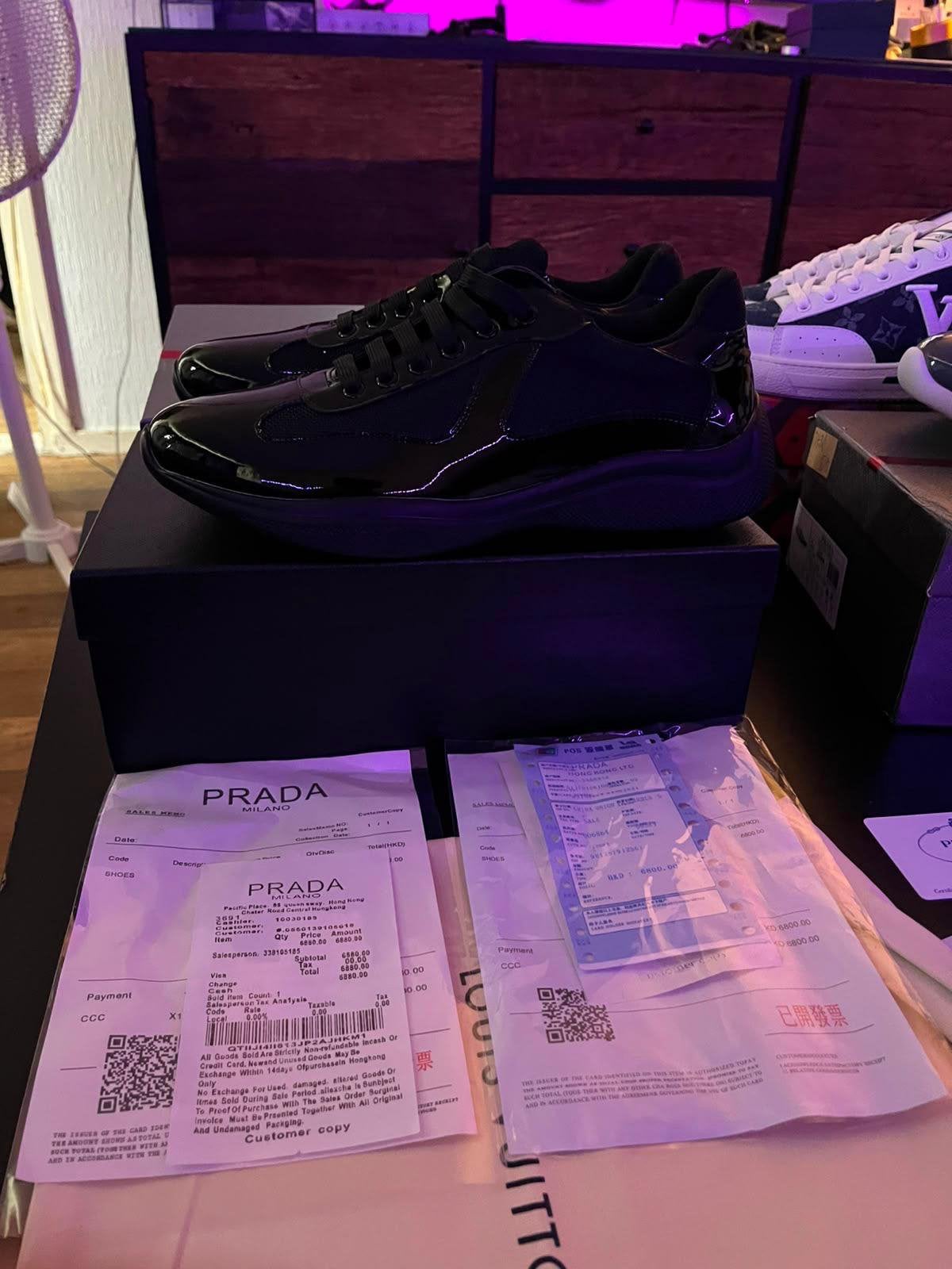 Prada compleet nieuw in doos maat 44, Kleding | Heren, Ophalen of Verzenden, Zo goed als nieuw