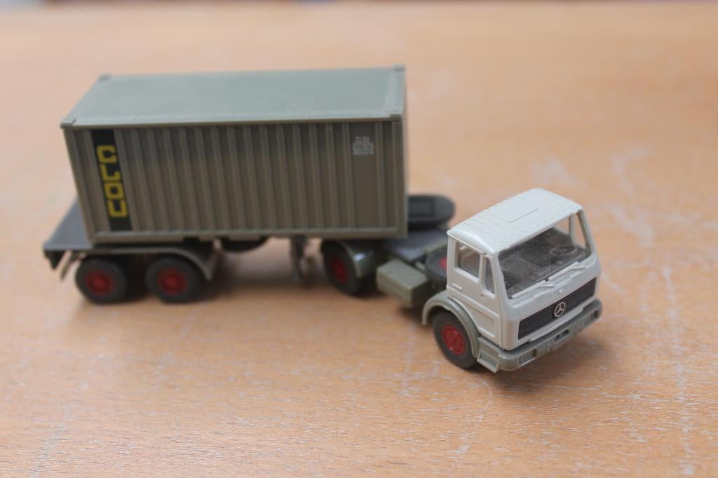 Wiking Mercedes NG 1619 met 'Clou'-container, Hobby en Vrije tijd, Modelauto's | 1:87, Zo goed als nieuw, Bus of Vrachtwagen, Wiking