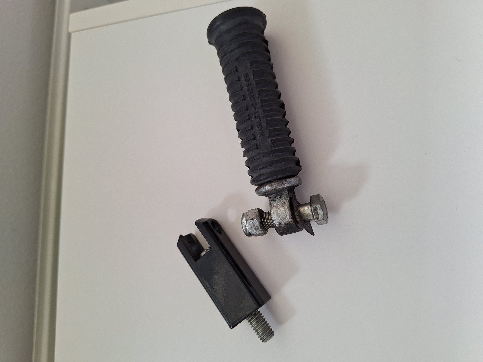 Linker passagier voetsteun Harley Davidson Sportster, Motoren, Ophalen of Verzenden, Gebruikt