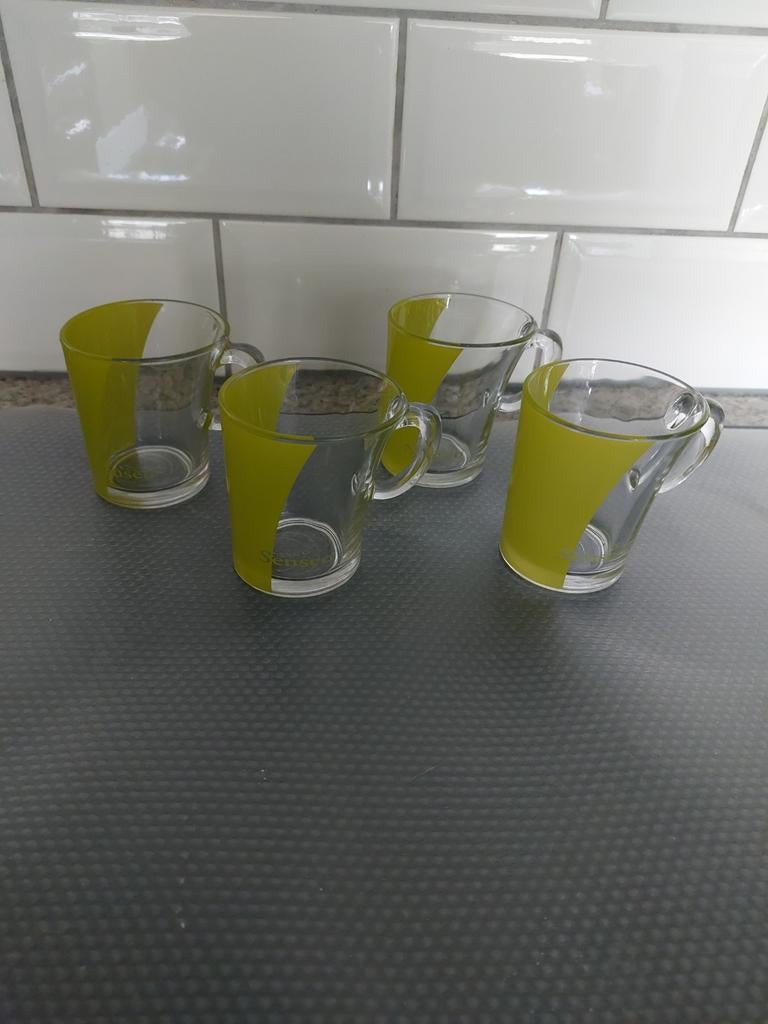 Senseo Set van 4 glazen kopjes met groene accent., Huis en Inrichting, Keuken | Servies, Ophalen of Verzenden, Overige stijlen
