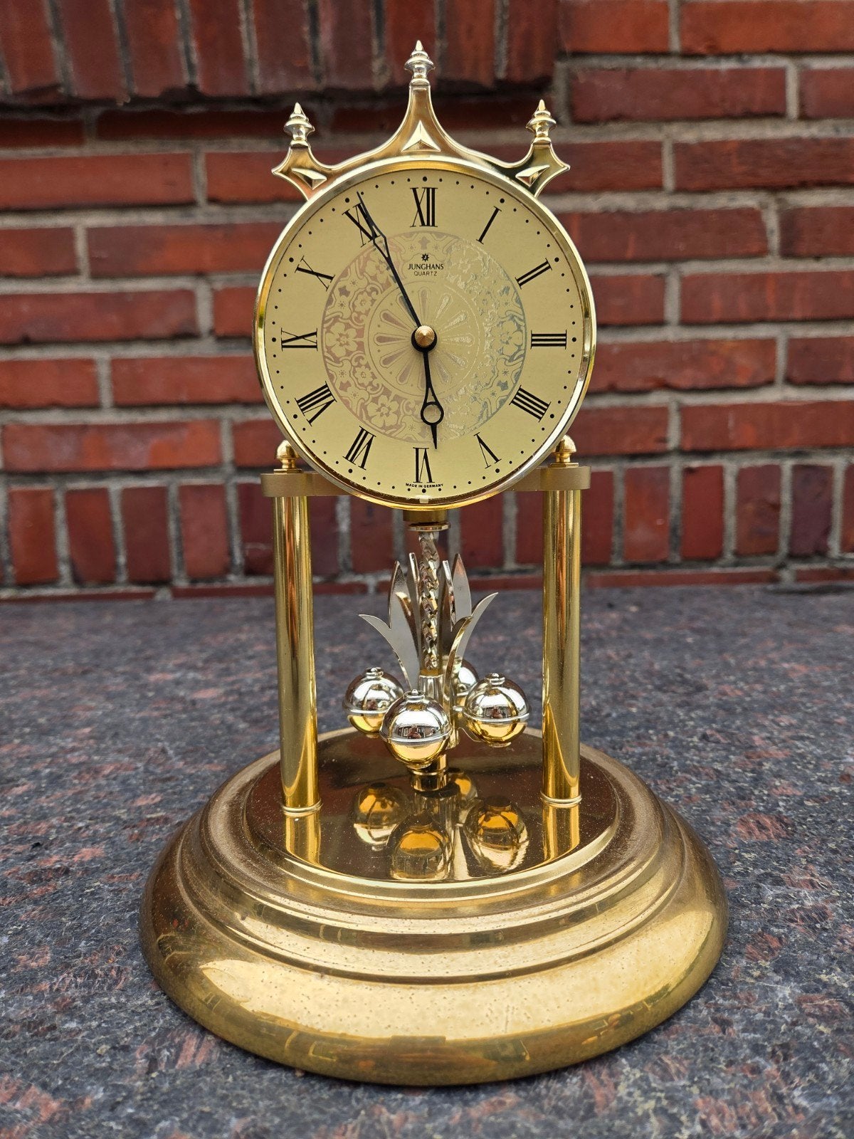Junghans Quartz Stolpklok met Draaiende Pendule, Antiek en Kunst, Antiek | Klokken, Ophalen