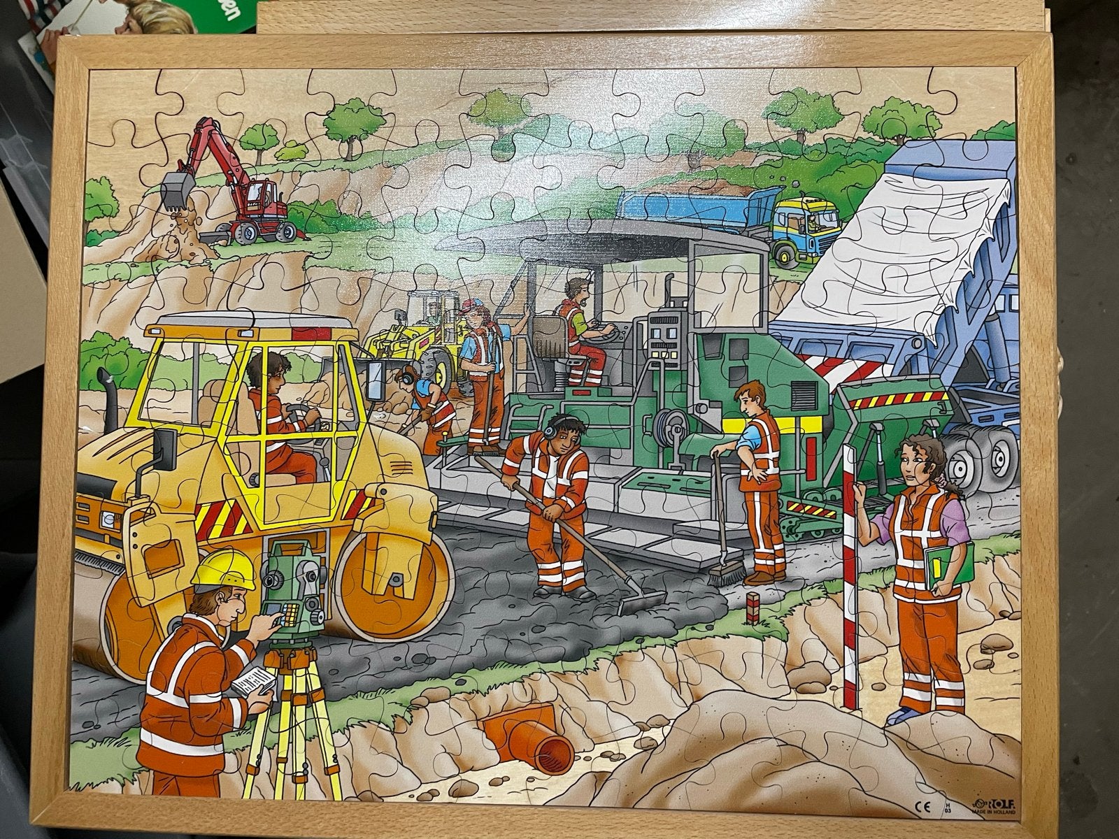 Houten puzzel bouwplaats met werkvoertuigen, Gebruikt, Van hout, 4 tot 6 jaar, Meer dan 50 stukjes