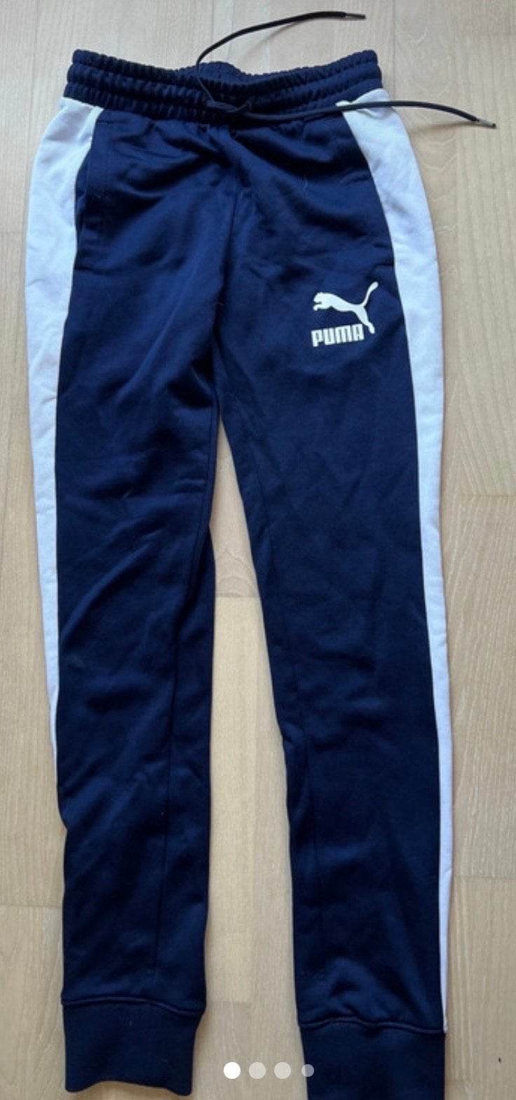 Puma trainingsbroek donkerblauw met witte strepen XS, Ophalen of Verzenden, Zo goed als nieuw