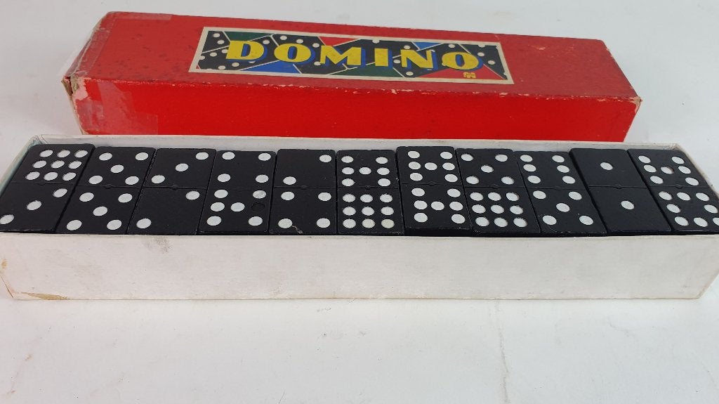 Vintage Domino stenen, in rood doosje. Jumbo. 8C5, Tweedehands verkoop, Tweedehands verkoop, Gebruikt, Ophalen of Verzenden