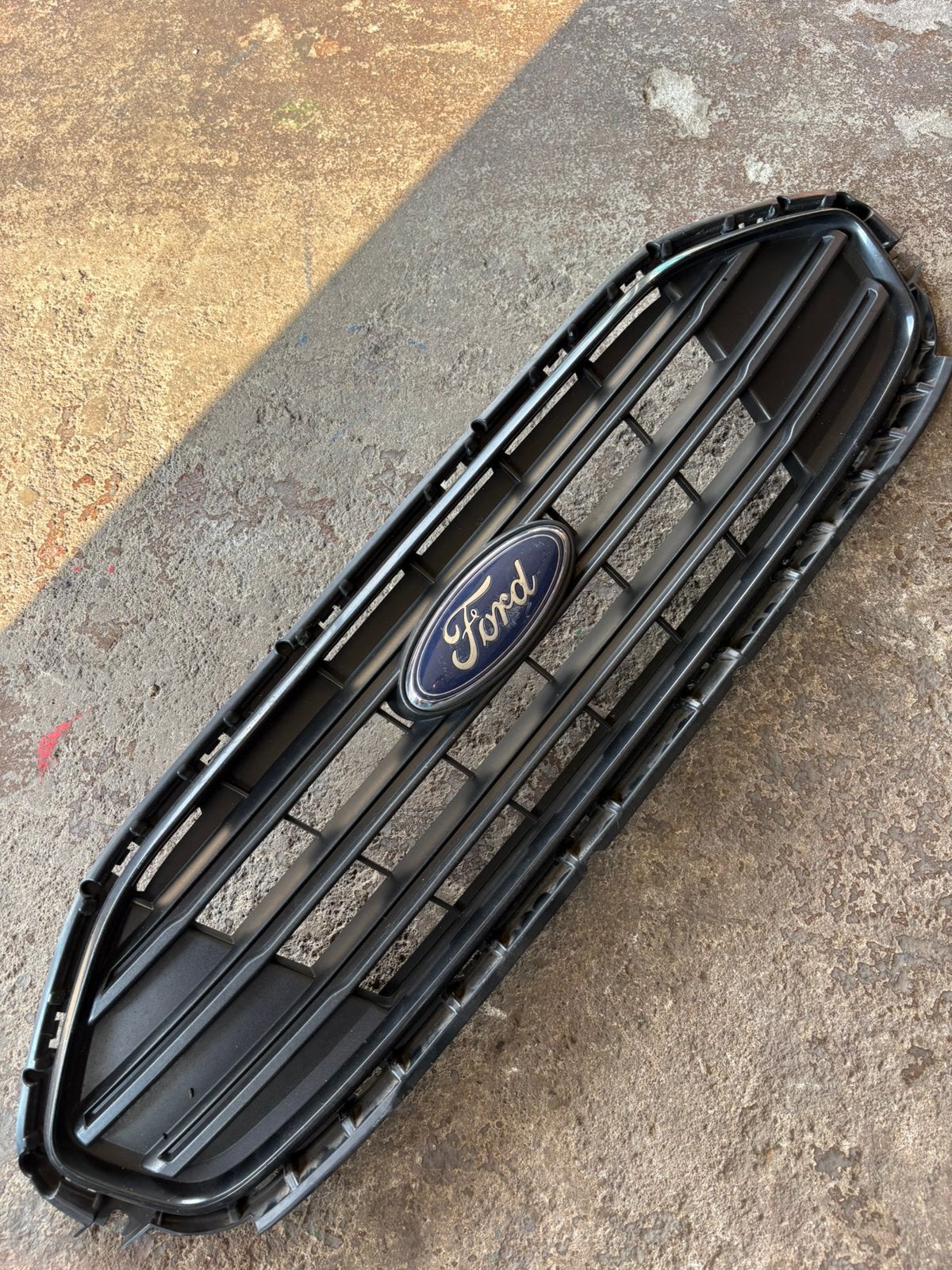 Ford Tranit Connect voorgril netjes, Ophalen of Verzenden, Ford, Bumper