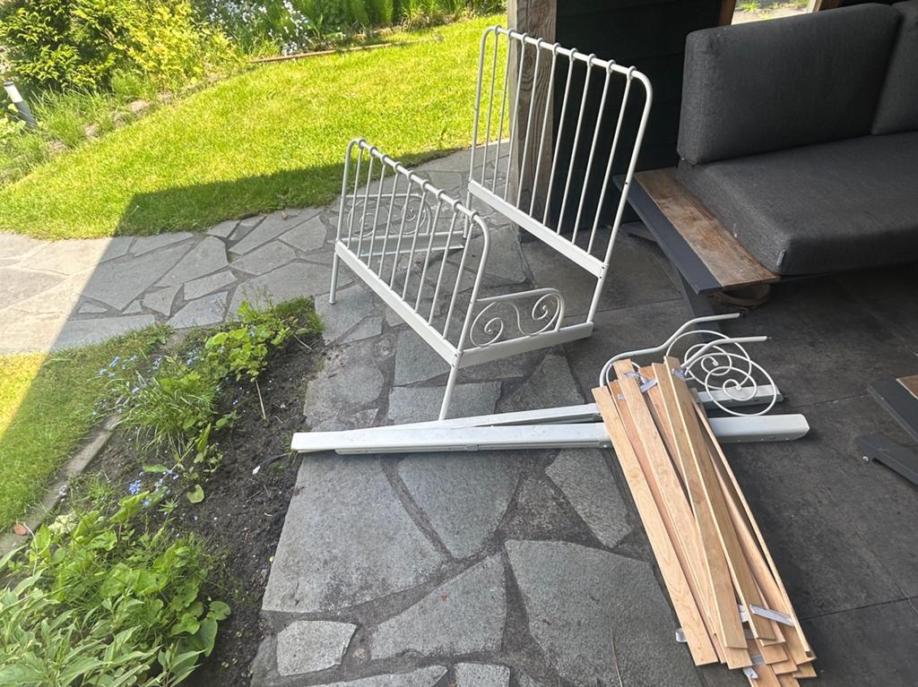 Bed zelf in elkaar zetten met lattenbodem, Ophalen of Verzenden, Gebruikt, Metaal
