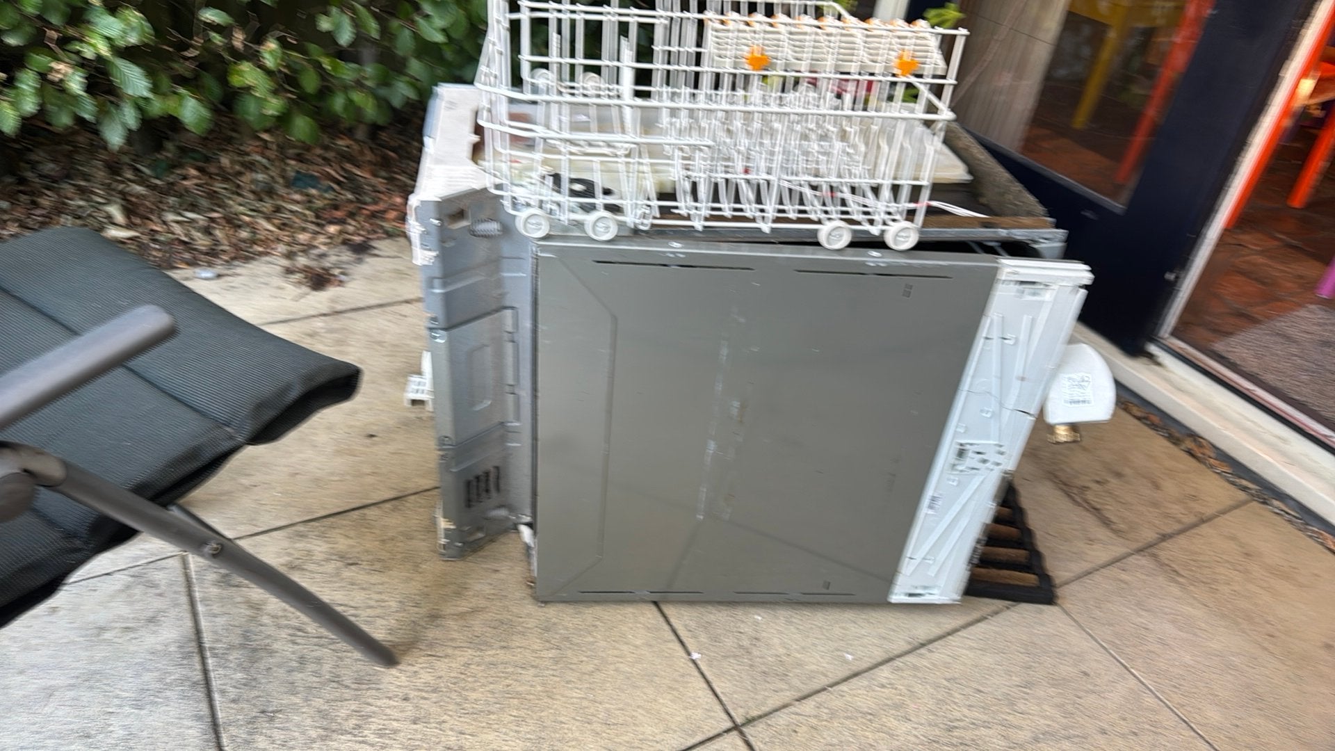 Gratis kapotte miele inbouw vaatwasser, Witgoed en Apparatuur, Vaatwasmachines, Ophalen, Niet werkend, Inbouw, Minder dan 85 cm