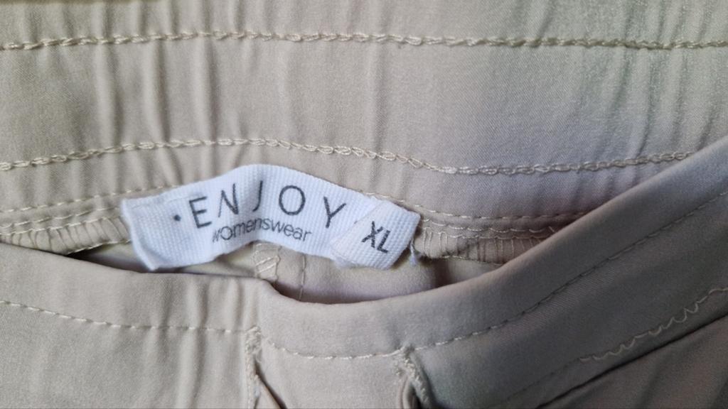 Enjoy Driekwart Broek Dames XL Beige, Beige, Maat 46/48 (XL) of groter, Ophalen of Verzenden, Zo goed als nieuw