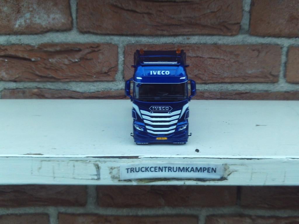 Tekno  Iveco  S - Way  6 x 2  Demo  model., Hobby en Vrije tijd, Modelauto's | 1:50, Ophalen of Verzenden, Nieuw, Bus of Vrachtwagen